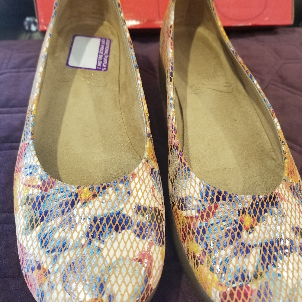 Aerosoles Lantern floral print size 8